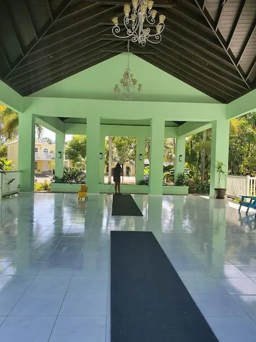 펜션 Orange Bay Townhouse By The Bay, Little Bay Country Club ,Negril 빌라