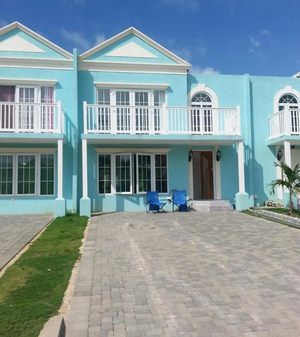 فيلا Townhouse By The Bay, Little Bay Country Club ,Negril Orange Bay بيت للعطل