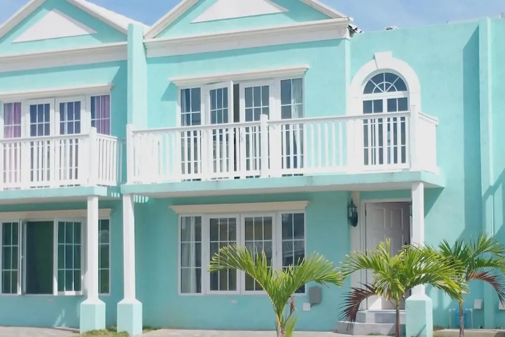 Orange Bay Townhouse By The Bay, Little Bay Country Club ,Negrilヴィラ