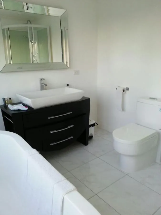 別荘 Orange Bay Townhouse By The Bay, Little Bay Country Club ,Negrilヴィラ