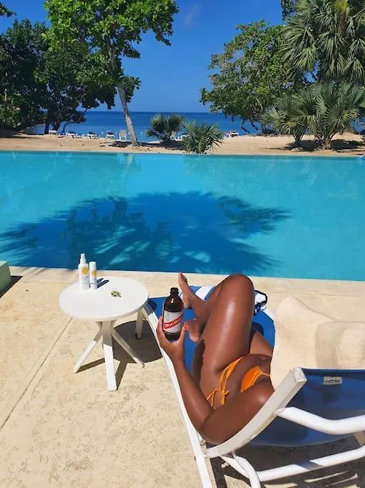 Orange Bay Townhouse By The Bay, Little Bay Country Club ,Negrilヴィラ